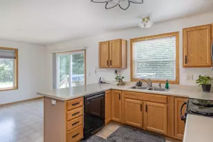 705 Riverview Dr, Fremont, WI 54940 - Photo 7