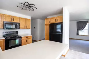 705 Riverview Dr, Fremont, WI 54940 - Photo 9