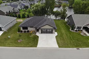 5039 N Milkweed Trl, Appleton, WI 54913 - Photo 3