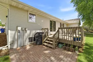 127 W Barefoot Ct, Appleton, WI 54913 - Photo 3