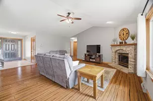 127 W Barefoot Ct, Appleton, WI 54913 - Photo 11