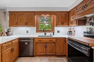 2565 Hazelwood Ln, Green Bay, WI 54304 - Photo 19