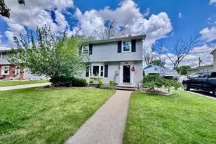 1118 Parkway Blvd, Two Rivers, WI 54914 - Photo 1