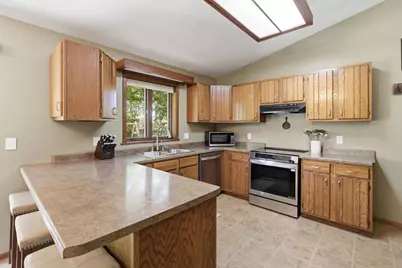 2025 W Harvest Drive, Appleton, WI 54914 - Photo 7