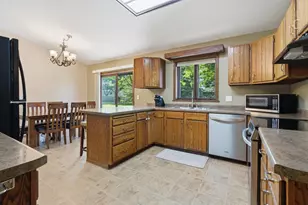 2025 W Harvest Dr, Appleton, WI 54914 - Photo 5