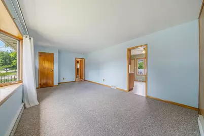 690 W 5th Avenue, Oshkosh, WI 54902 - Photo 5