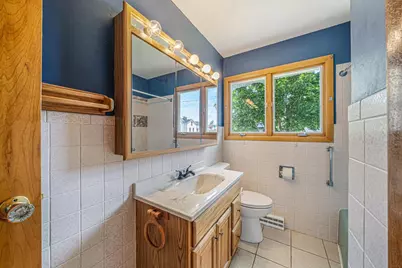 690 W 5th Avenue, Oshkosh, WI 54902 - Photo 9