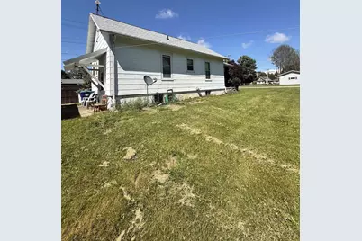 195 N Clinton Avenue, Clintonville, WI 54929 - Photo 3