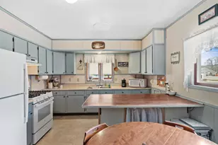 319 S Cambridge St, Wautoma, WI 54982 - Photo 3