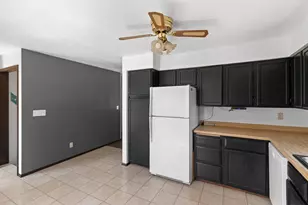 1513 E Plaza Dr, Appleton, WI 54915 - Photo 7