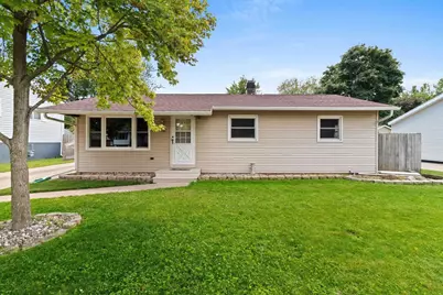 1513 E Plaza Drive, Appleton, WI 54915 - Photo 1