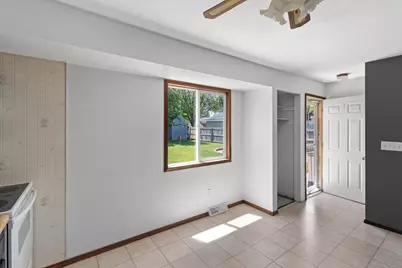 1513 E Plaza Drive, Appleton, WI 54915 - Photo 9