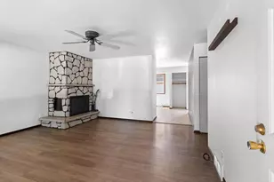1513 E Plaza Dr, Appleton, WI 54915 - Photo 3