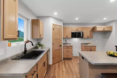 1824 Southland Lane, New London, WI 54961 - Photo 11