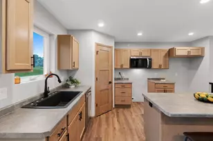 1824 Southland Ln, New London, WI 54961 - Photo 11