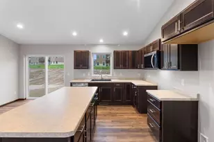 1920 Southland Ln, New London, WI 54961 - Photo 7
