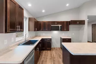 1920 Southland Ln, New London, WI 54961 - Photo 11