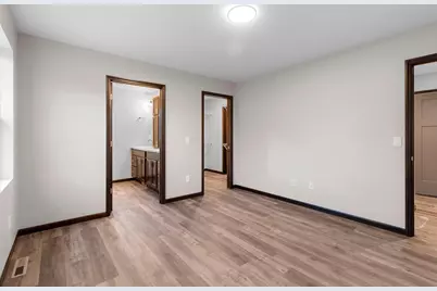 1920 Southland Lane, New London, WI 54961 - Photo 15