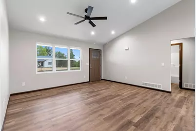 1920 Southland Lane, New London, WI 54961 - Photo 5