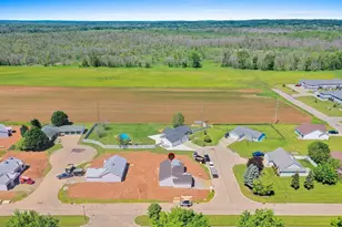 530 Cattail Ct, New London, WI 54961 - Photo 9