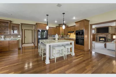 2017 Higgins, De Pere, WI 54115 - Photo 3