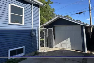 828 School Pl, Green Bay, WI 54303 - Photo 3