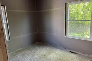 828 School Pl, Green Bay, WI 54303 - Photo 9