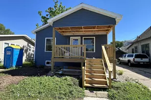 828 School Pl, Green Bay, WI 54303 - Photo 1