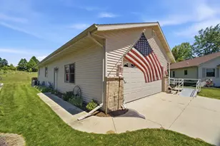 1108 Mahogany Ct, Two Rivers, WI 54241 - Photo 3