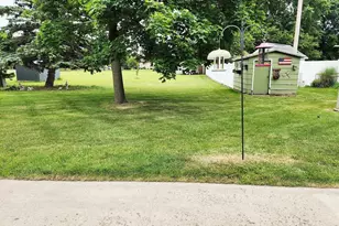 688 W Division St, Fond du Lac, WI 54935 - Photo 7