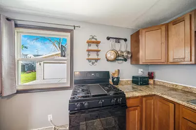 180 Denhardt Avenue, Neenah, WI 54956 - Photo 7