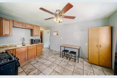 180 Denhardt Avenue, Neenah, WI 54956 - Photo 11