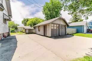 841 Mt Vernon St, Oshkosh, WI 54901 - Photo 5