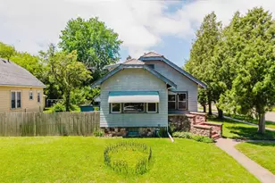 841 Mt Vernon St, Oshkosh, WI 54901 - Photo 1