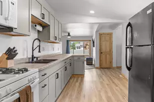 23 W Nevada Ave, Oshkosh, WI 54901 - Photo 9