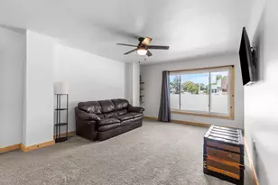 23 W Nevada Ave, Oshkosh, WI 54901 - Photo 17
