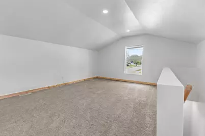 23 W Nevada Avenue, Oshkosh, WI 54901 - Photo 23