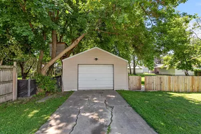 23 W Nevada Avenue, Oshkosh, WI 54901 - Photo 5