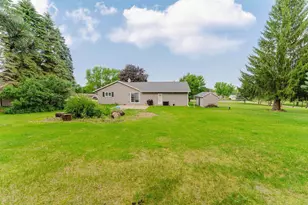 W685 Meadow Dr, Green Lake, WI 54941 - Photo 5