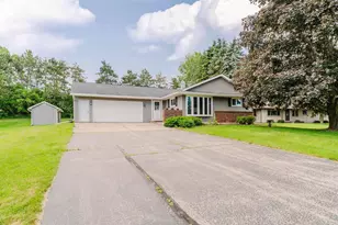 W685 Meadow Dr, Green Lake, WI 54941 - Photo 3