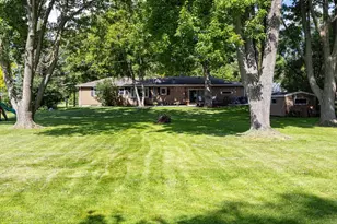 2674 Woodcrest Dr, Neenah, WI 54956 - Photo 31