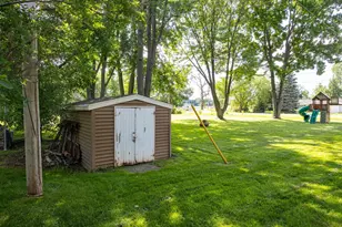 2674 Woodcrest Dr, Neenah, WI 54956 - Photo 35