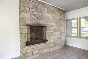 2674 Woodcrest Dr, Neenah, WI 54956 - Photo 13