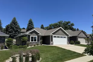 3346 Stone Rdg Dr, Green Bay, WI 54313 - Photo 3