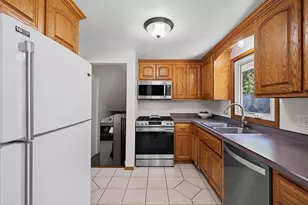 3464 Golf Dr, Green Bay, WI 54311 - Photo 11