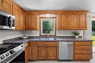 3464 Golf Drive, Green Bay, WI 54311 - Photo 9