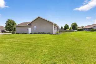 1579 Lone Oak Dr, Neenah, WI 54956 - Photo 39