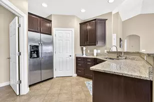1579 Lone Oak Dr, Neenah, WI 54956 - Photo 13