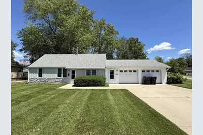 1046 S Evergreen Street, Shawano, WI 54166 - Photo 1