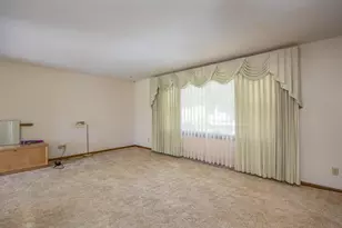 6054 N Rosewood Dr, Appleton, WI 54913 - Photo 7